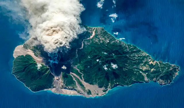 Los investigadores sugieren realizar análisis geoquímicos para determinar la viabilidad comercial del depósito en el volcán Soufrière Hills. Foto: NASA