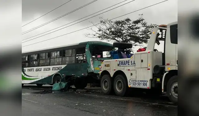 Emape atendió la emergencia y habilitó la vía tras el accidente.