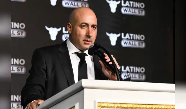 Presencia. Fernando Cerimedo no solo fue invitado a la gala sino también fue premiado como consultor del año”. Foto: difusión Presencia. Fernando Cerimedo no solo fue invitado a la gala sino también fue premiado como consultor del año”. Foto: difusión
