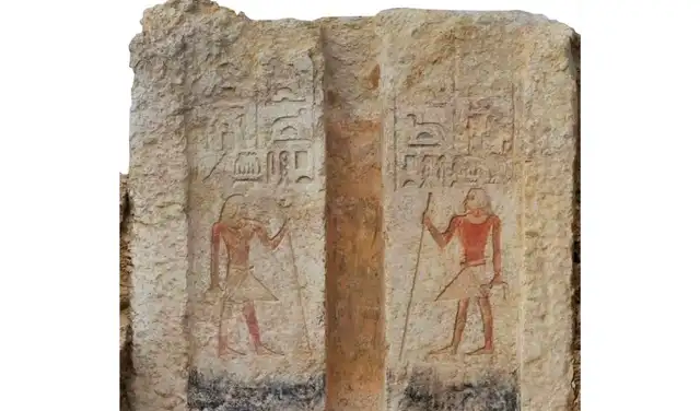 Fotografía de una puerta falsa hallada en la necrópolis de Saqqara. Foto: Ministerio de Turismo y Antigüedades de Egipto