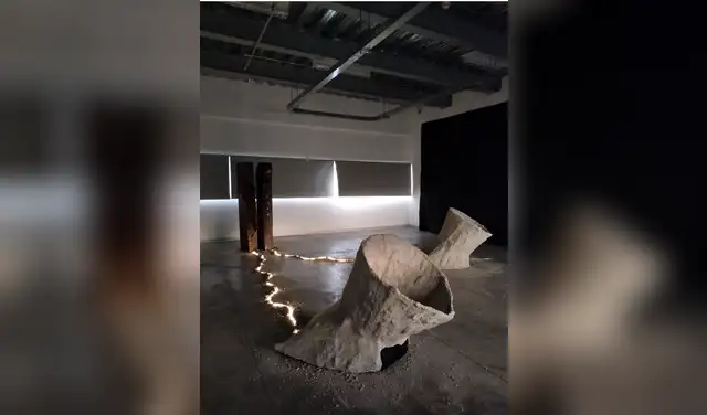 LIMA. “Lengua desgarrada”. Instalación escultórica sonora con activación performativa de Gabriela Alejandra Macha Núñez. Imagen: Difusión.