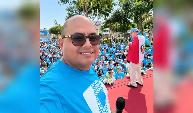Proselitismo. Cuidador Adolfo Fuentes ejerciendo como maestro de ceremonia durante campaña del exalcalde de Lima, Rafael López Aliaga. Foto: La República Proselitismo. Cuidador Adolfo Fuentes ejerciendo como maestro de ceremonia durante campaña del exalcalde de Lima, Rafael López Aliaga. Foto: La República