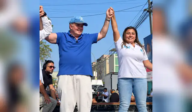 En campaña. La gerente de Desarrollo Humano de la MML y candidata a la alcaldía del Rímac, Isabel Ayala, en mítin junto a Rafael López Aliaga. Foto: FB Isabel Ayala En campaña. La gerente de Desarrollo Humano de la MML y candidata a la alcaldía del Rímac, Isabel Ayala, en mítin junto a Rafael López Aliaga. Foto: FB Isabel Ayala