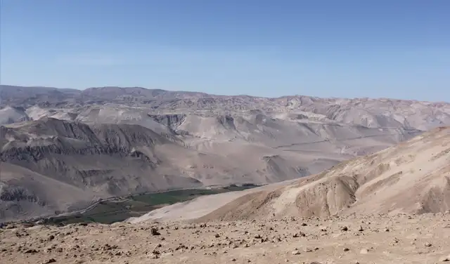 Depósitos de ignimbrita de Cardones, erosionados por el río Lluta en el norte de Chile. Foto: Frances J. Cooper