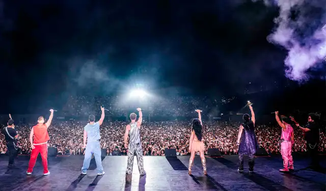 El tour sigue por Latinoamérica en 2026, incluyendo países como México, Colombia y Argentina, reforzando el vínculo de ‘La Reina del flow’ con su público en vivo.