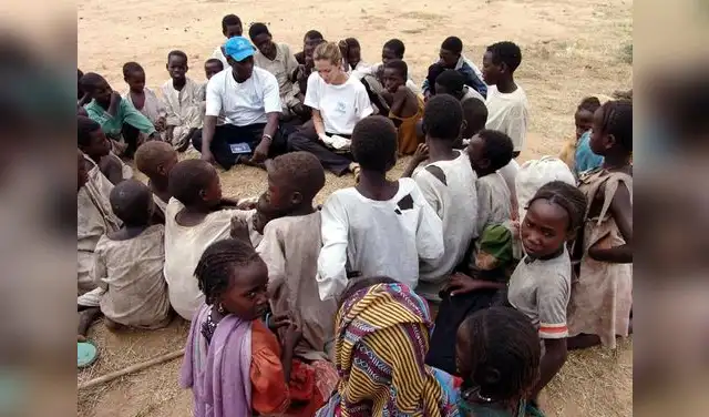 El apoyo financiero de la Jolie-Pitt Foundation permitió la construcción y operación de la Duk Lost Boys Clinic. Foto: AFP