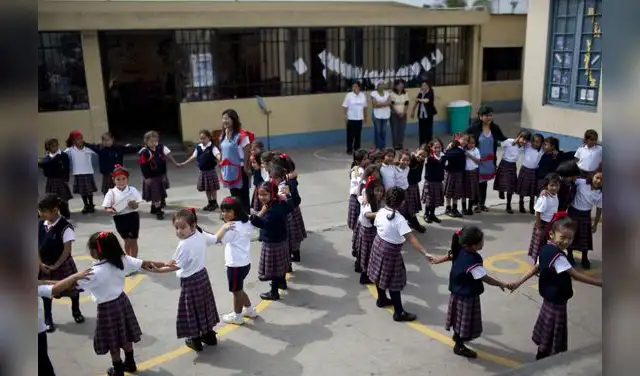 Escolares limeños. Foto: AFP.
