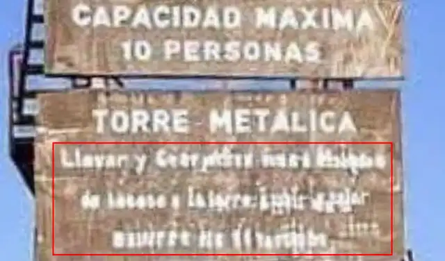Se observan trazos irregulares (no letras en español) en el cartel del mirador. Foto: Redes sociales Se observan trazos irregulares (no letras en español) en el cartel del mirador. Foto: Redes sociales