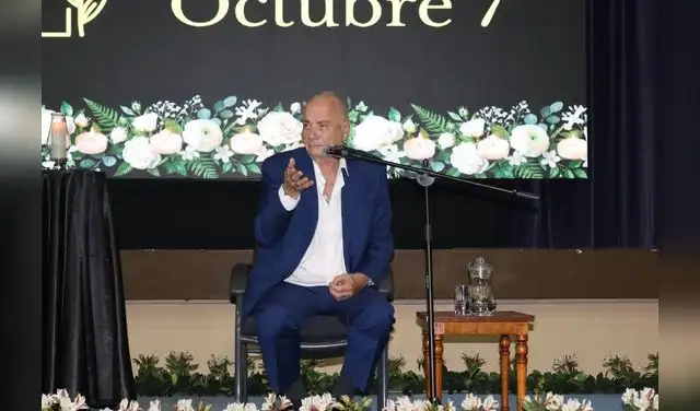 Luis Har es un ciudadano argentino que fue secuestrado junto a su familia por terroristas