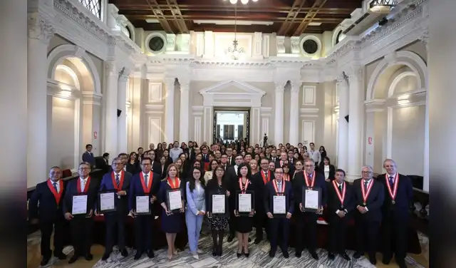 Fortalecimiento de la justicia: La certificación ISO 37001 reconoce los esfuerzos institucionales para mejorar la gestión de riesgos y promover una administración de justicia transparente. Fortalecimiento de la justicia: La certificación ISO 37001 reconoce los esfuerzos institucionales para mejorar la gestión de riesgos y promover una administración de justicia transparente.