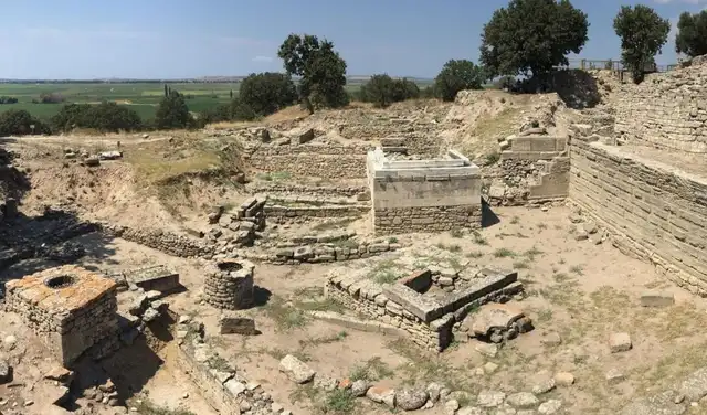 El yacimiento arqueológico de Troya conserva restos de numerosas etapas de ocupación, desde la Edad del Bronce hasta la época romana. Foto: Ministerio de Cultura y Turismo de Turquía