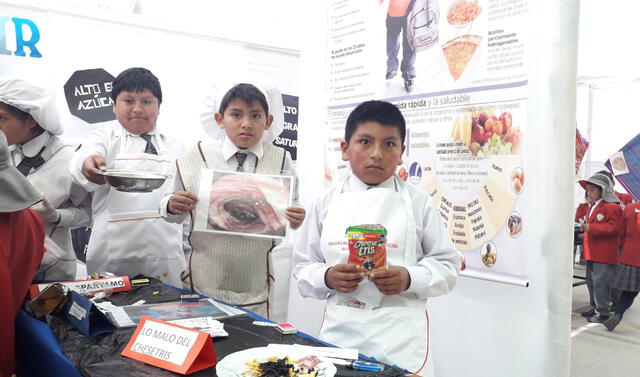 Niños presentan proyectos para combatir la obesidad en Arequipa (12 DE JULIO 2019)