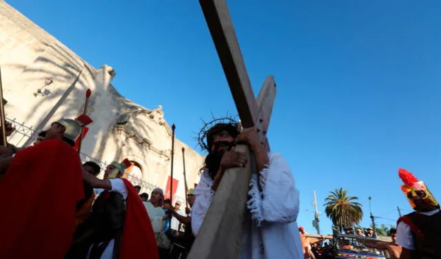 Las escenificaciones del Vía Crucis son comunes en Latinoamérica. Foto: La República