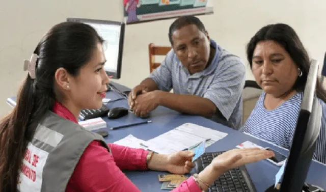 Las personas pueden solicitar la clasificación económica de su familia en la ULE del municipio donde residen. Foto: Andina