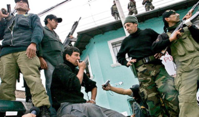 Antauro Humala recibió una condena por 25 años, sin embargo esta se redujo a 17 años de prisión tras acogerse a unsistema de redención por estudios y trabajo. Foto: EFE