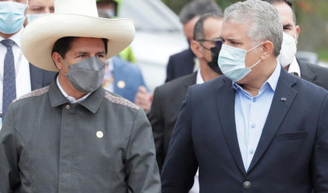 Iván Duque (derecha) es el presidente anfitrión de la Cumbre de la Alianza del Pacífico que recibirá entre sus invitados al presidente de la República Pedro Castillo. Foto: EFE