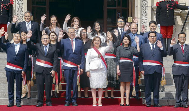 Dina Boluarte Busca Calmar Al País Con Un Gabinete Ministerial De