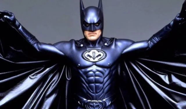 Tim Burton critica los pezones de Batman y a Warner Bros: 