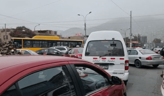 Metropolitano Congestión Vehicular Continúa Por Obras De Ampliación En