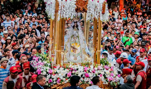 Una de las tradiciones es trasladar a la virgen en andas por las calles del Valle del Espíritu Santo. Foto: El Diario Una de las tradiciones es trasladar a la virgen en andas por las calles del Valle del Espíritu Santo. Foto: El Diario