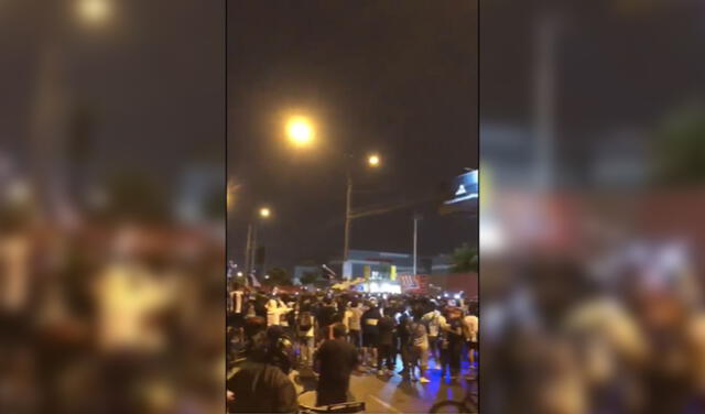 Alianza Lima Hinchas Alzan Su Voz De Protesta Frente A La Videna