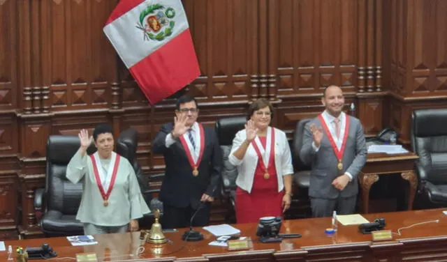 Mesa Directiva | Congreso EN VIVO HOY: Pleno elige a la segunda  vicepresidencia de la Mesa Directiva en reemplazo de Digna Calle | Somos  Perú | Acción Popular | Bloque Magisterial |
