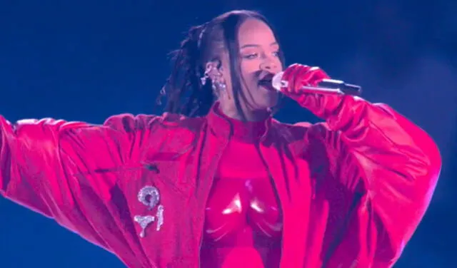 Rihanna deslumbró con su repertorio el show de medio tiempo del Super Bowl. Foto: captura ESPN