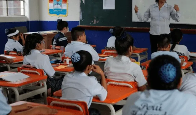 Los apoderados pueden denunciar un mal servicio por parte de la institución educativa a través de los canales de Indecopi. Foto: Andina   