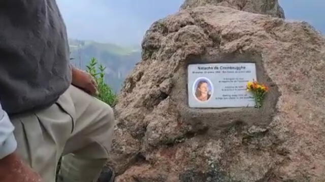 Arequipa El Colca Rinde Homenaje A La Turista Belga Natacha De Crombrugghe Con Una Placa Lrsd 6065