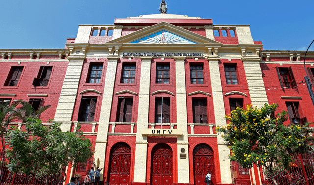 Fachada de la universidad Villarreal en Lima. Foto: La República   