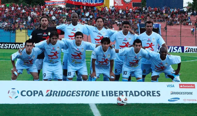 Este es el equipo titular de Real Garcilaso que logró buenos resultados en los ámbitos nacional e internacional. Foto: Conmebol   