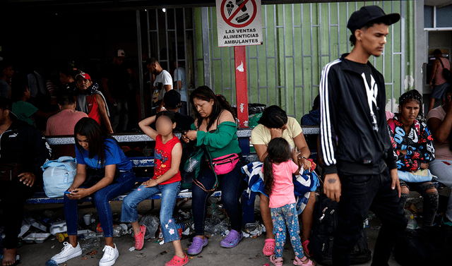 Imagen referencial. Miles de venezolanos ingresan a Ecuador de manera informal, por lo que el riesgo de ser deportados es alto. Foto: Agencia EFE.