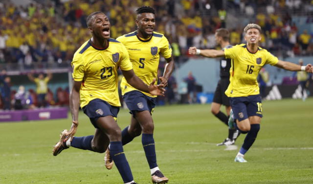  Moisés Caicedo anotó su primer gol con la Tri ante Uruguay. Foto: AFP.   