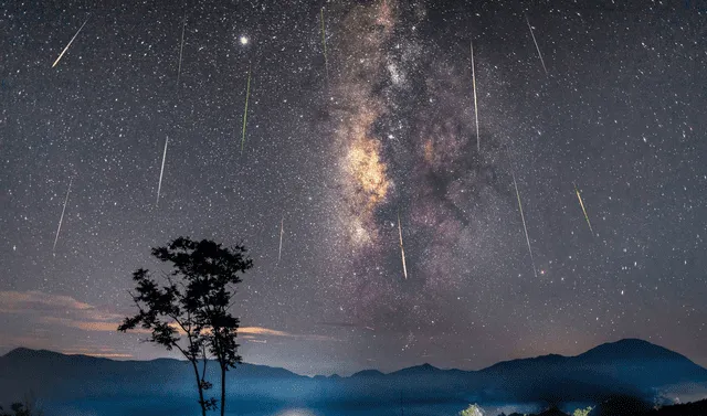  Una lluvia de meteoros con la Vía Láctea como fondo. Foto: Rafael Schmall / Universities Space Research Association   