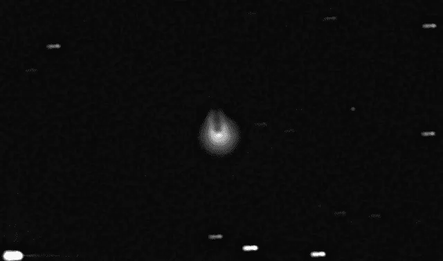  A partir de su brillo, se ha estimado que el núcleo del cometa diablo tiene un diámetro de 17 kilómetros. Foto: Gianluca Massi   