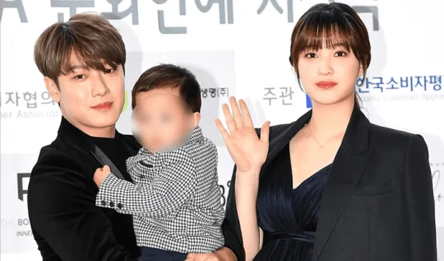  Minhwan y Yulhee con su hijo mayor. Foto: Naver 