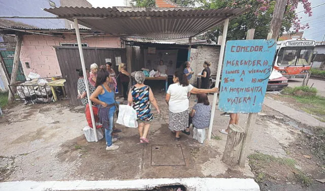  Hambre. Los comedores comunitarios en Argentina reciben cada vez más personas debido a la crisis. Foto: difusión    