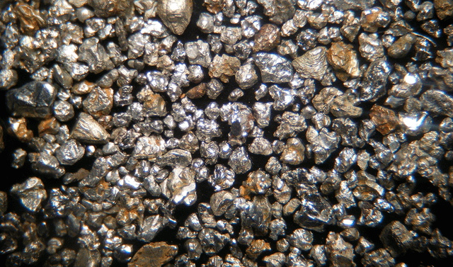 El iridio y el osmio derivan del platino. Foto: mindat.org   
