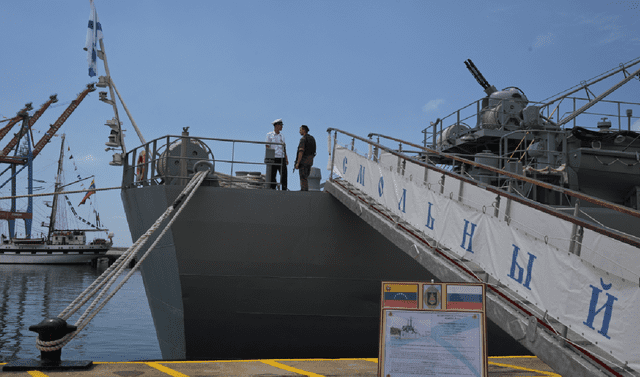 Según las autoridades rusas, la presencia de la flota naval es muestra de las buenas relaciones entre ambas naciones. Foto: AFP   