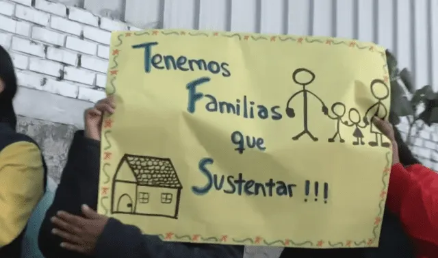 Decenas de trabajadores de La Granja Villa protestaron por supuesto cierre arbitrario por parte del municipio chorrillano. Foto: Captura Panamericana Televisión   