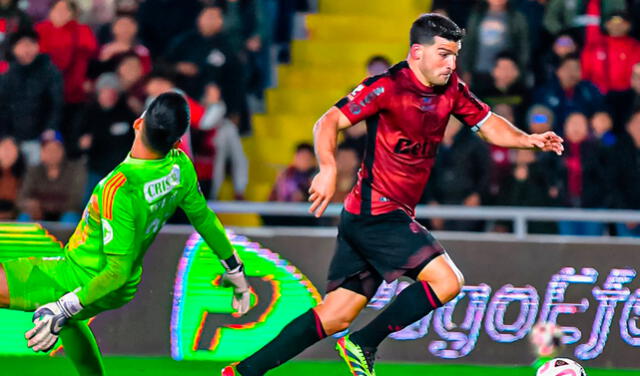  Bernardo Cuesta es el goleador histórico del equipo rojinegro. Foto: FBC Melgar   