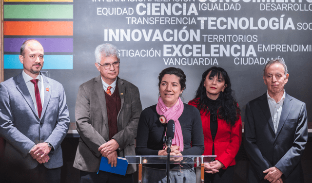  Aisén Etcheverry también anunció que la Cumbre Astronómica Internacional de 2030 será en Chile. Foto: MinCiencia   