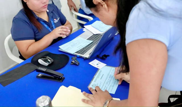  La recepció de documentos de IFARHU para becas de licenciatura empezó este lunes 16. Foto: ECO TV 