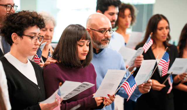  Según un reporte de USCIS, existieron 4 países a los que se entregó con mayor frecuencia la ciudadanía americana. Foto: EL PAÍS   