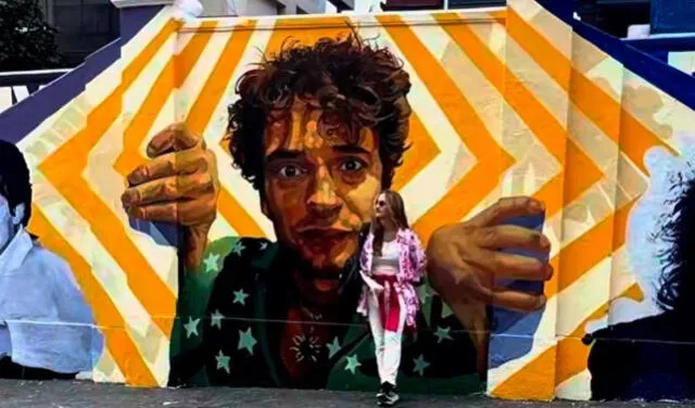  Hermana de Gustavo Cerati, Laura, visitando el mural en honor al músico. Foto: Instagram   