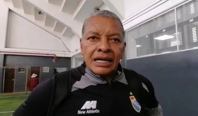 <em>Imagen de Leonardo Rojas como asistente de ADT tras un partido del Torneo Clausura 2023. Foto: Club ADT</em> <em>Imagen de Leonardo Rojas como asistente de ADT tras un partido del Torneo Clausura 2023. Foto: Club ADT</em>