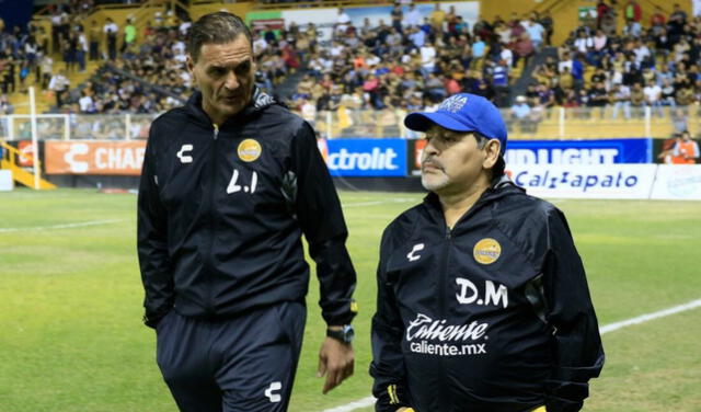 <em>Islas (izquierda) como asistente de Maradona en Dorados de Sinaloa, México. Foto: Club Dorados</em> <em>Islas (izquierda) como asistente de Maradona en Dorados de Sinaloa, México. Foto: Club Dorados</em>