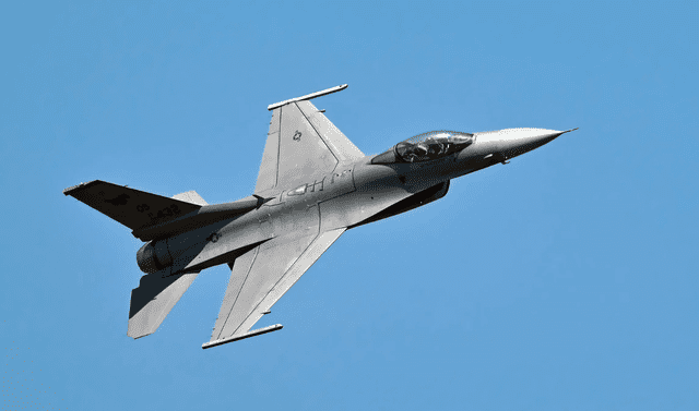 Aviones de combate modelo F-16. Aviones de combate modelo F-16.