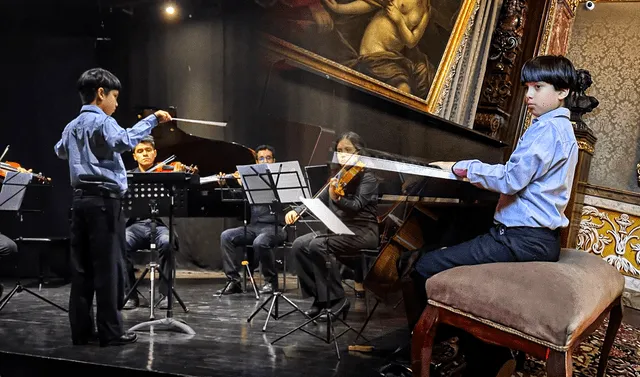 Además de músico y compositor, Mauro es director de orquesta. Foto: Gerson Cardoso/Cortesía   