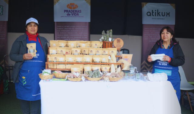 Lucinda De la Cruz es una de las mujeres que cambió su vida transformando su barrio en el distrito de San Juan de Miraflores. Foto: Jhonatan Sánchez/La República. Lucinda De la Cruz es una de las mujeres que cambió su vida transformando su barrio en el distrito de San Juan de Miraflores. Foto: Jhonatan Sánchez/La República.